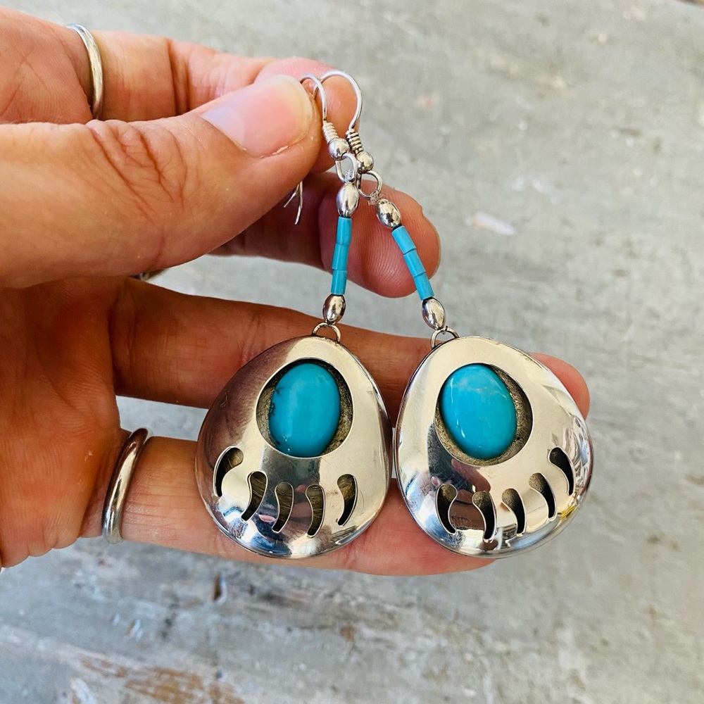 ♥️ Native American ♥️ Sterling Silver & Turquoise Bear Claw Earrings